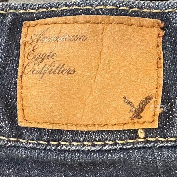 American Eagle Low-Rise Stretch Cut-Off Jean Shorts Size 6 - Picture 4 of 5